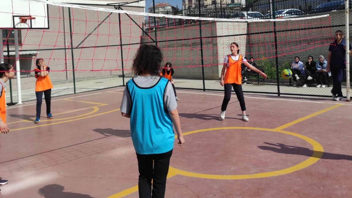 Okulumuz Kız Öğrencileri Arası Voleybol Turnuvası 
