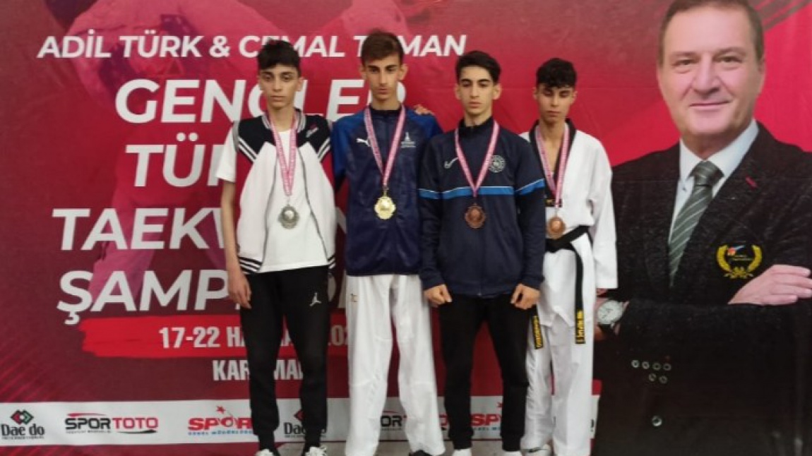 Gençler Türkiye Taekvando Şampiyonası Öğrencimiz Yusuf ERCAN 